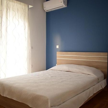 Apartamento Beautiful Renovated Flat In Atenas Exterior foto