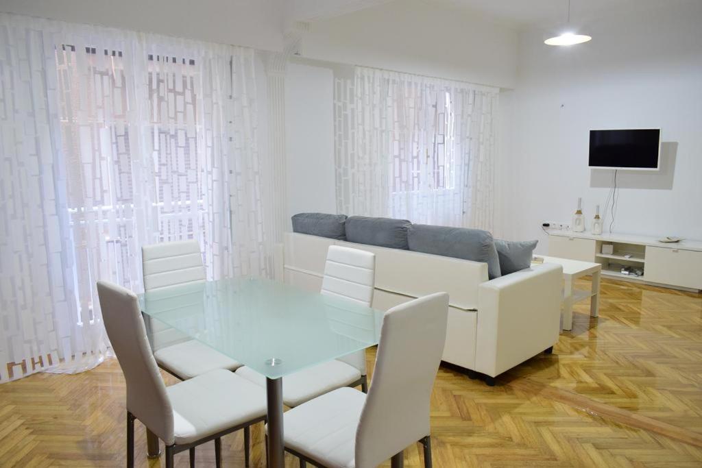 Apartamento Beautiful Renovated Flat In Atenas Exterior foto